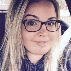 Meet your Posher, Monica