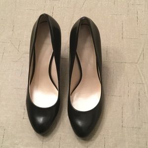 Nine West black chunky heels