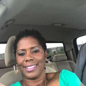 Meet your Posher, Dena