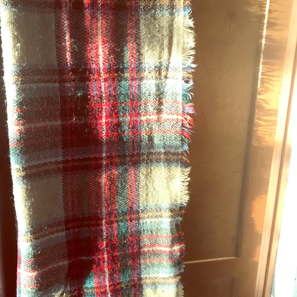 MOD CLOTH SCARF ( I'm Modeled in this )