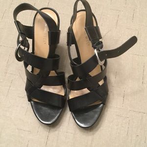 Black strapping Nine West sandals