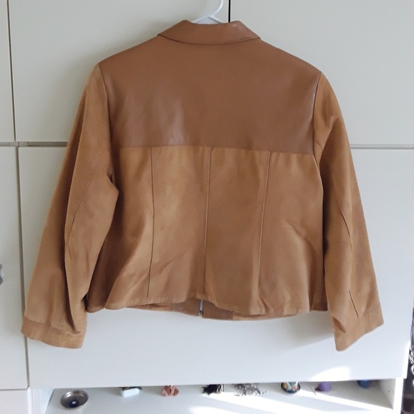 B&J Leather jacket with suede zipper down. - Picture 2 of 4