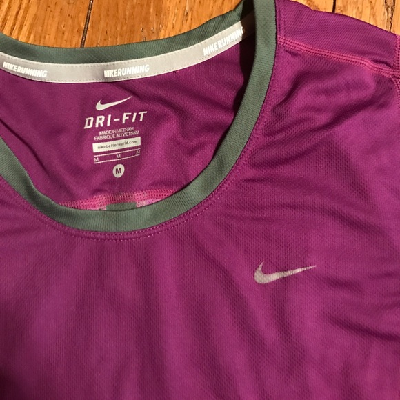 Purple dri fit Nike shirt size m - Picture 2 of 6
