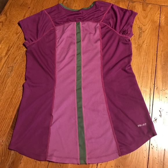 Purple dri fit Nike shirt size m - Picture 4 of 6