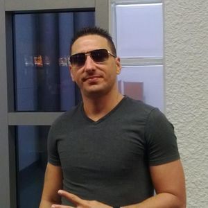 Meet your Posher, Yoan