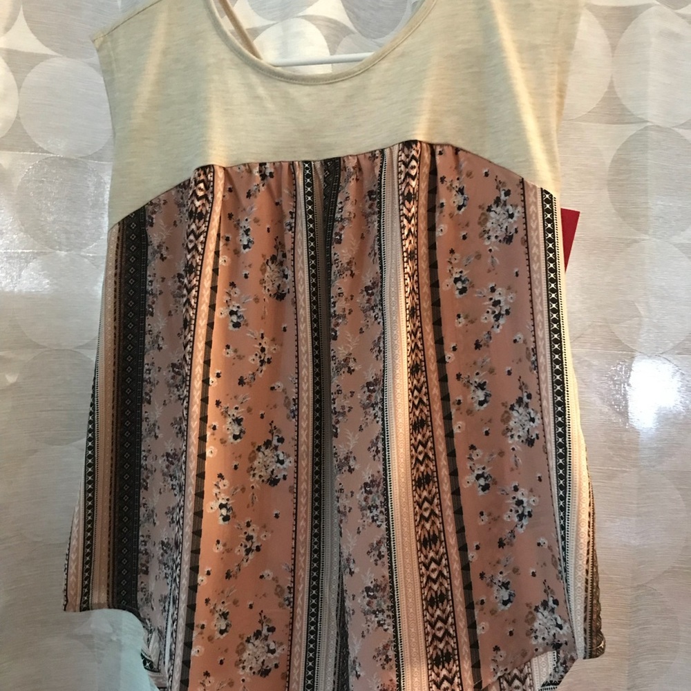 Xhilaration top NWT XS