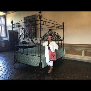 Meet your Posher, Sharon