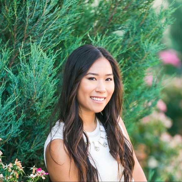 Meet your Posher, Mari - Picture 1 of 1