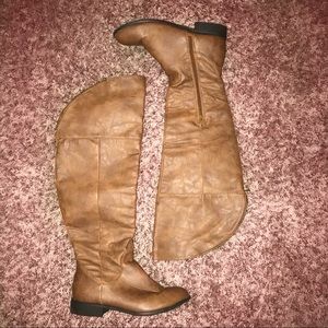 Brown Curved Zipper-Trim Riding Boots