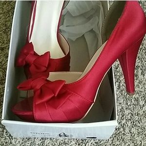 Size 7 David's bridal high heels