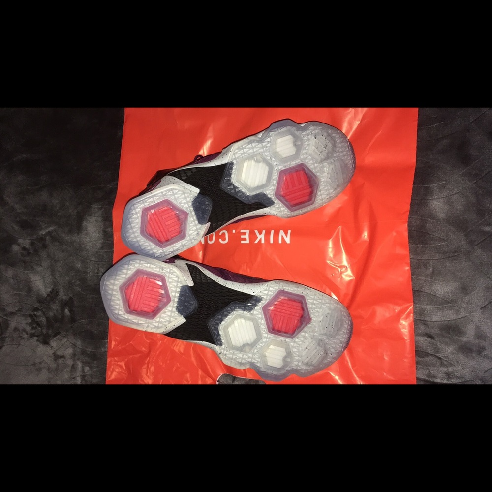 ⭐️😎Lebron XIII - Mulberry/Violet😎 - Picture 5 of 6