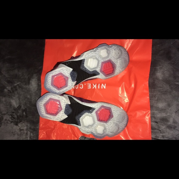 ⭐️😎Lebron XIII - Mulberry/Violet😎 - Picture 5 of 6