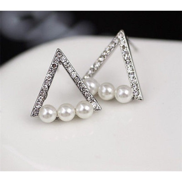 NEW! Crystal Triangle Sparkly Stud Earrings - Picture 5 of 5