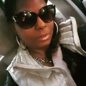 Meet your Posher, Tosha