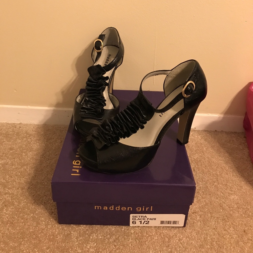 Madden Girl Setera Black heels size 6.5