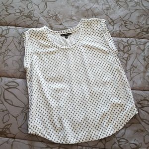 Velvet Heart White Top w/ Black Arrow Print