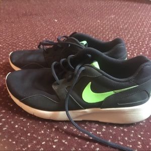 Nike sneakers! Kids size 7 but also fits women 9