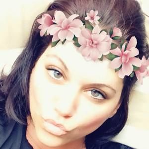 Meet your Posher, Danyelle