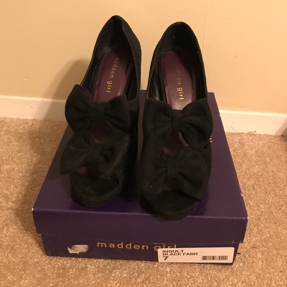 Madden Girl Insult Black Fabric Heels size 7