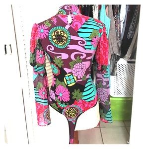 This is a knockout shirt to wear out