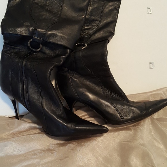 Boot - Picture 2 of 3