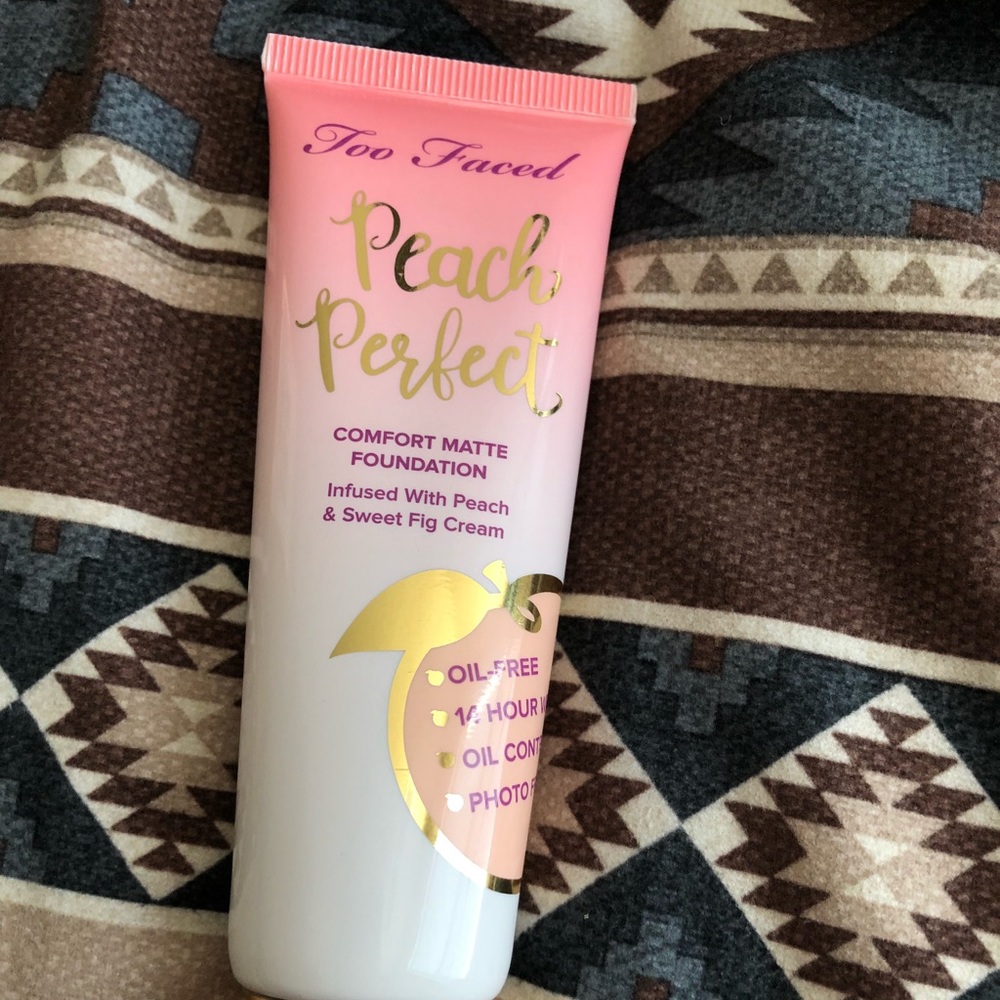 Too Faced Peach perfect comfort matte foundation
