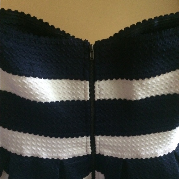 Sans Souci strapless "Party" striped dress OFFER! - Picture 3 of 4