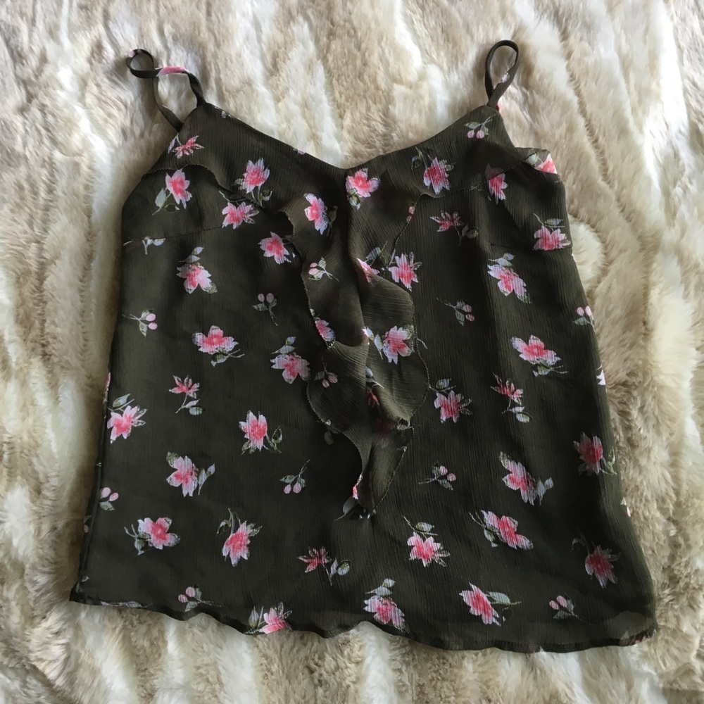 Delicate Top- Perfect for Fall!