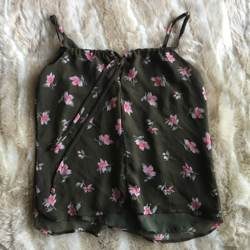 Delicate Top- Perfect for Fall! - Picture 2 of 2