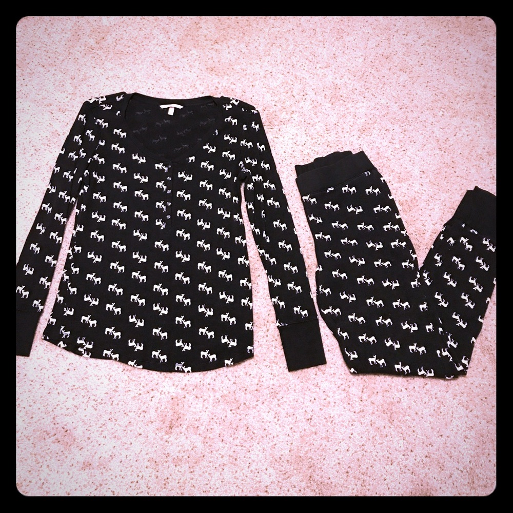 💥FLASH SALE💥💕Victoria Secret pajama set 💕
