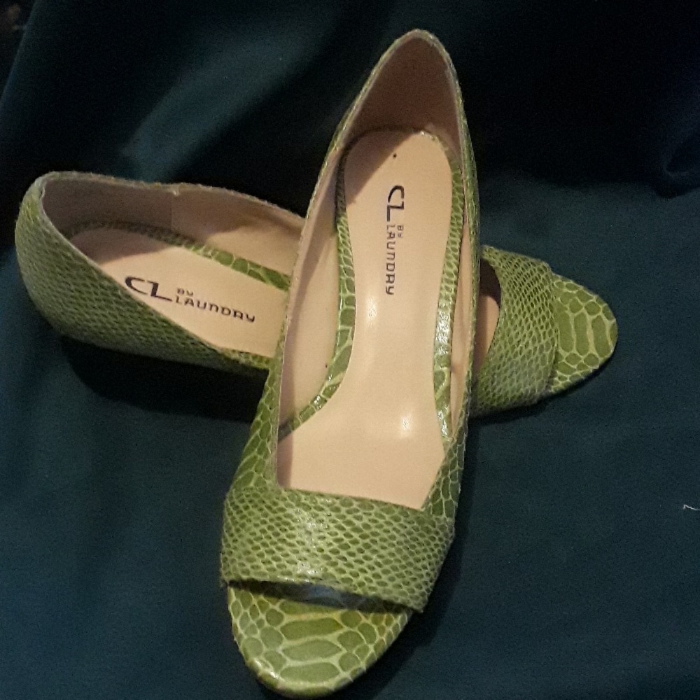 Dress shoes