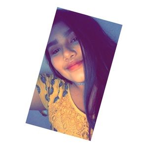 Meet your Posher, Valeria