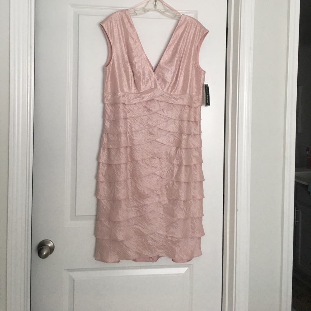 Jessica Howard Evening dress/new with tags