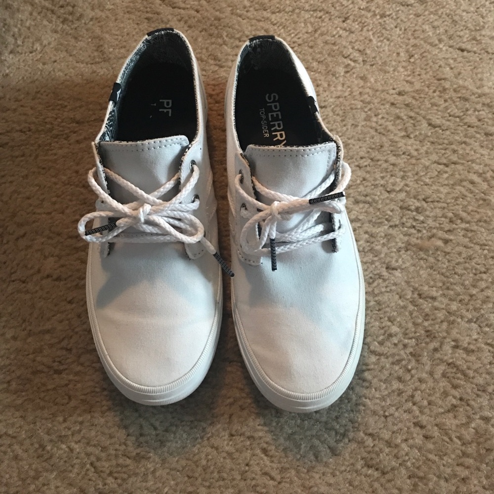 White sperry canvas shoes