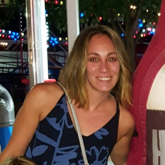 Meet your Posher, Amanda - Picture 1 of 1