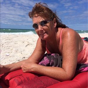 Meet your Posher, Pam