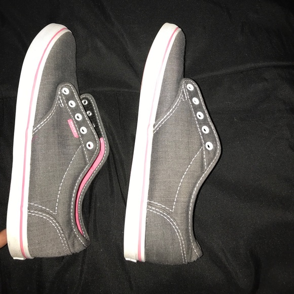 Vans - Picture 3 of 4