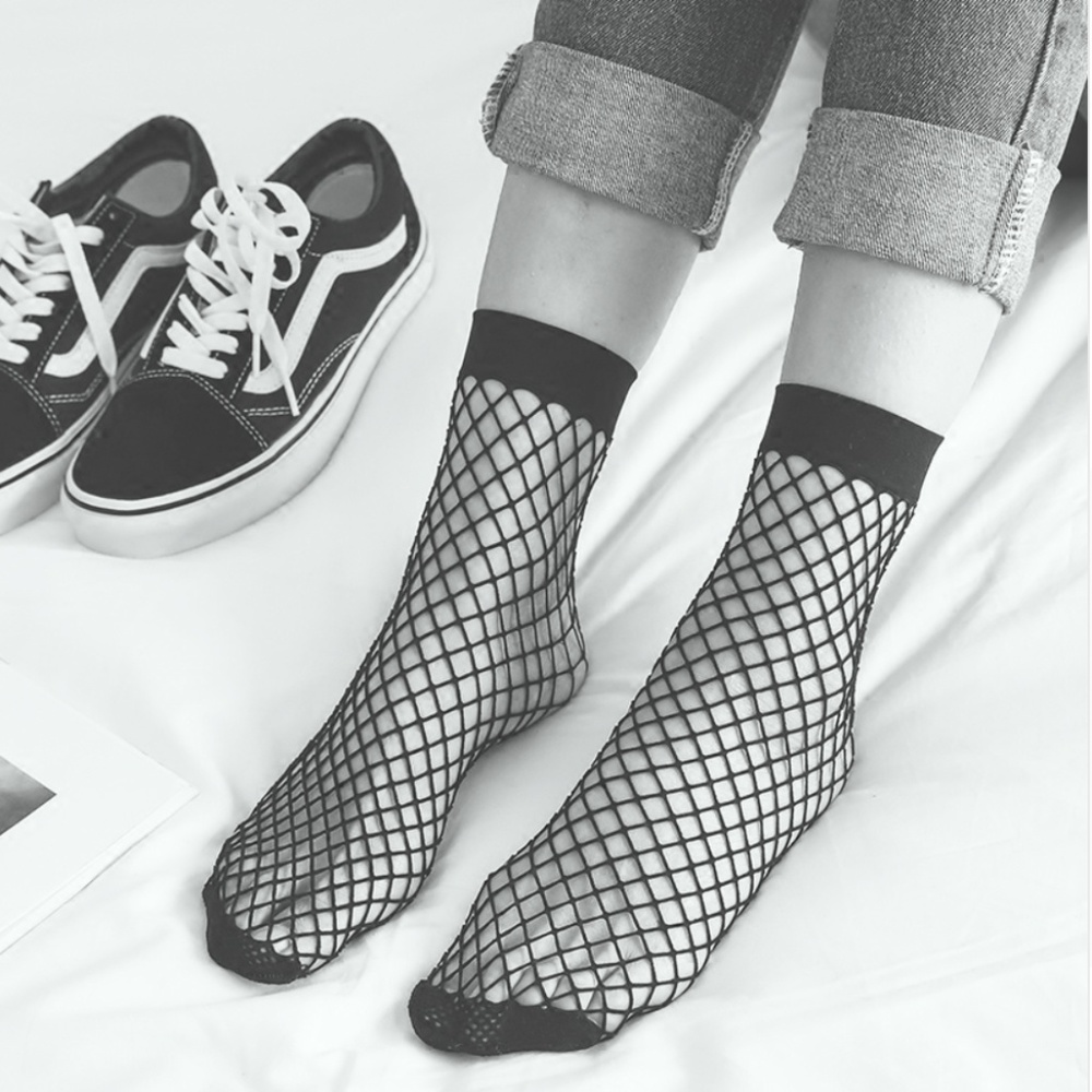 Black Fishnet Crew Socks - Picture 2 of 3