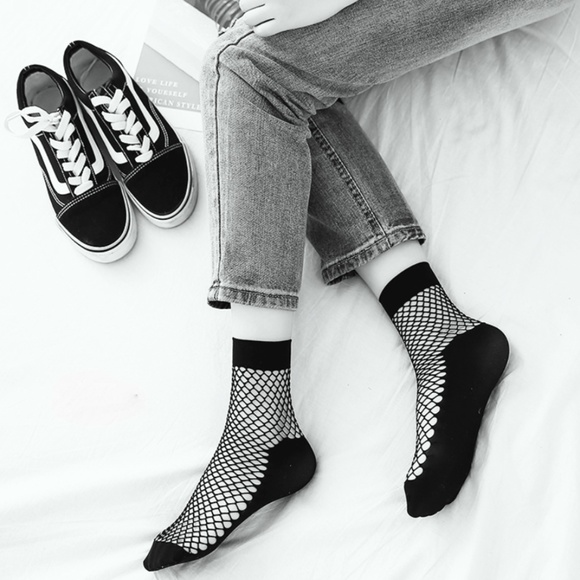 Black Fishnet Crew Socks - Picture 3 of 3