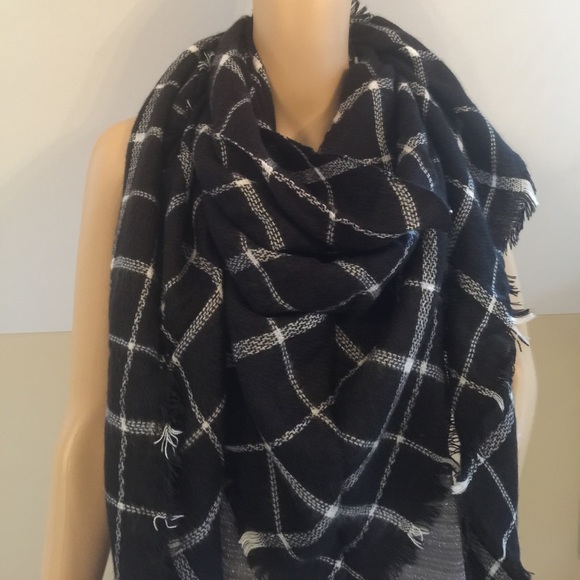 Plaid Blanket scarf - Picture 6 of 7