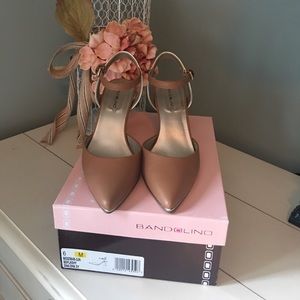EUC Bandolino Pumps, Size 6