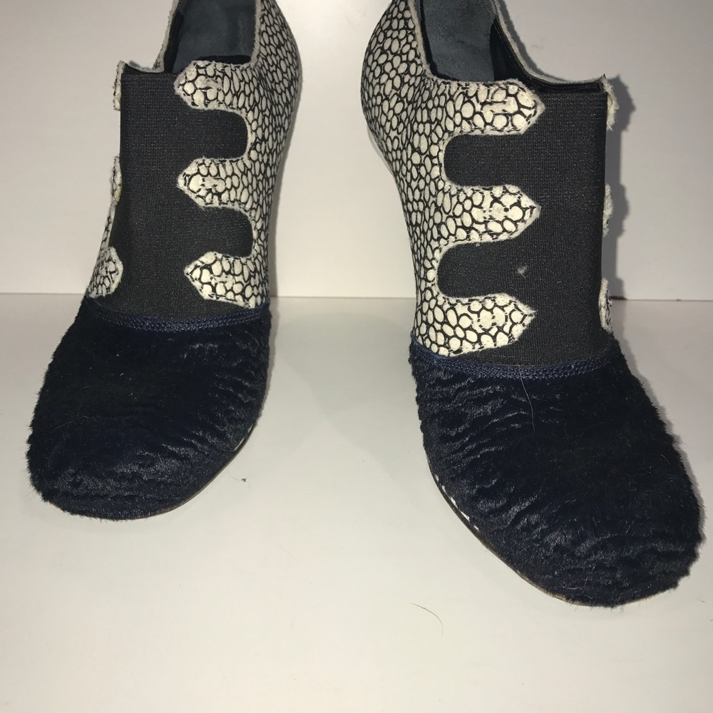 FENDI Heels - Picture 3 of 3