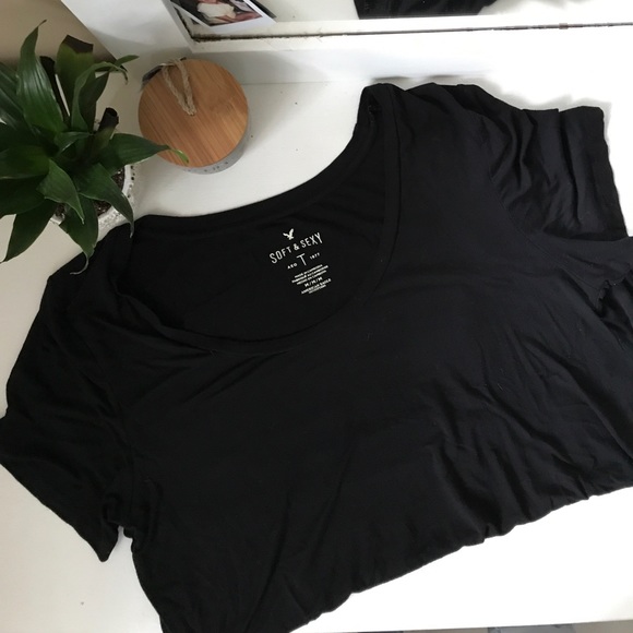 American Eagle Black Tee - Picture 1 of 1