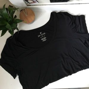 American Eagle Black Tee