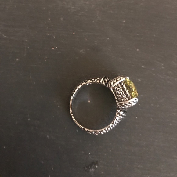 Ring - Picture 2 of 4