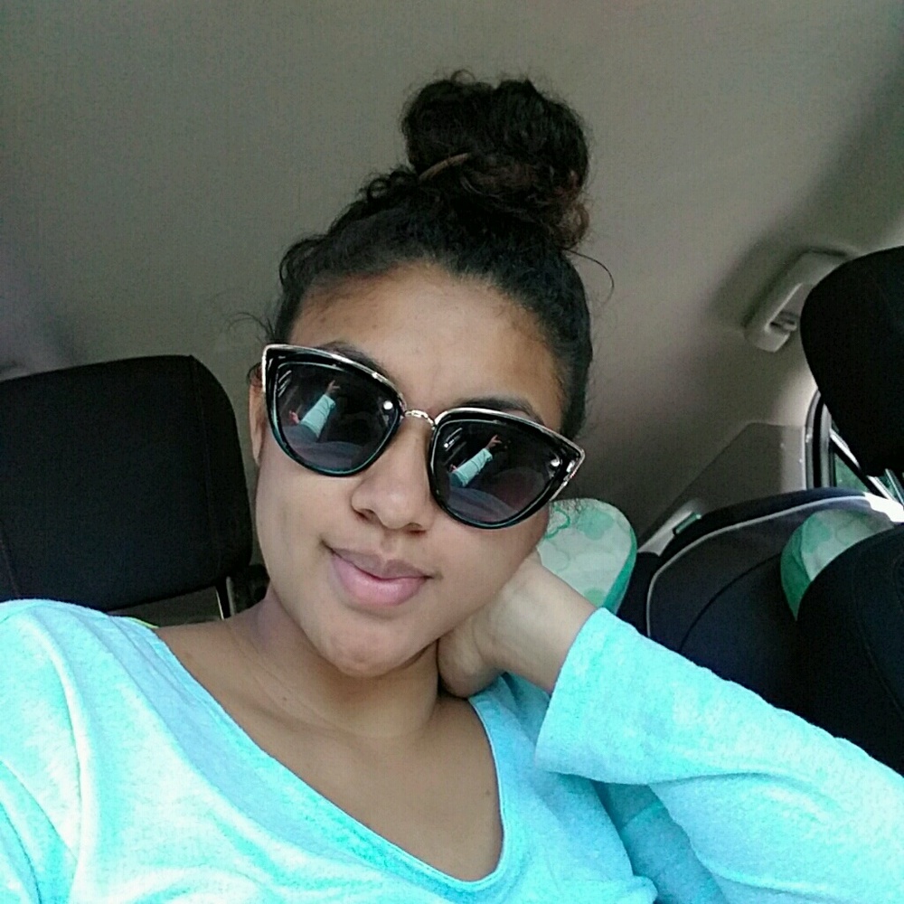 Meet your Posher, Carmen