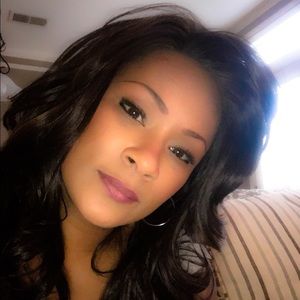 Meet your Posher, Tia