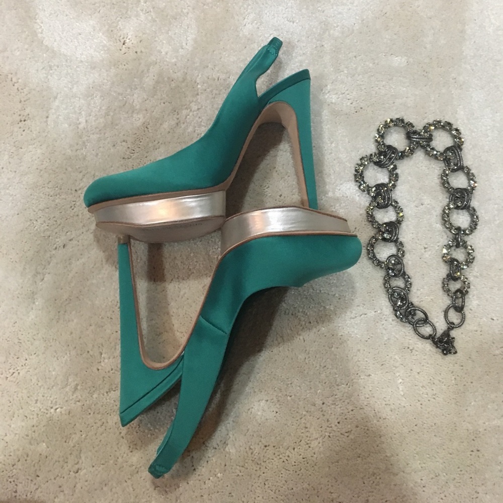 BCBGMAXAZRIA SATIN EMERALD HEELS SZ 7, WORN ONCE