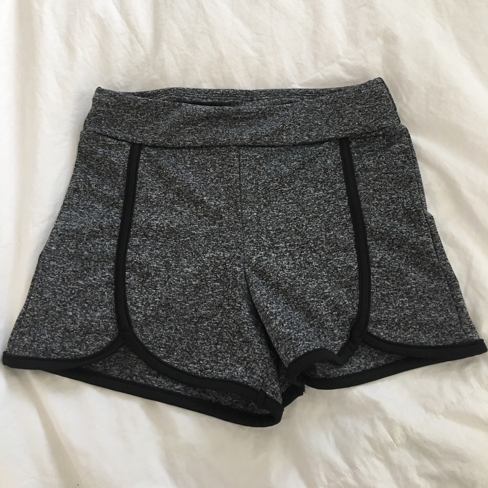 Fashion nova size small shorts