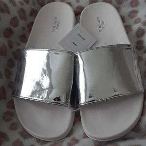 Silver flip flops/slides